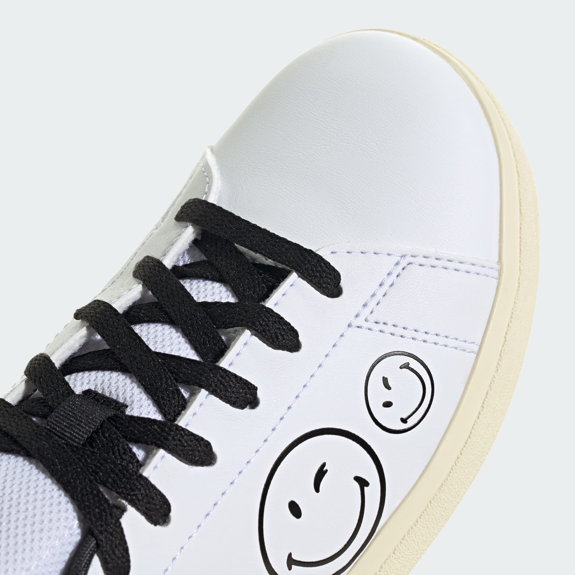 ADIDAS ADVANTAGE BASE 2.0 SMILEY WORLD